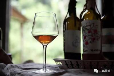 上虞二都楊梅目前的深加工產(chǎn)品,廣大梅農(nóng)請(qǐng)收好,游客準(zhǔn)備好手帕擦口水